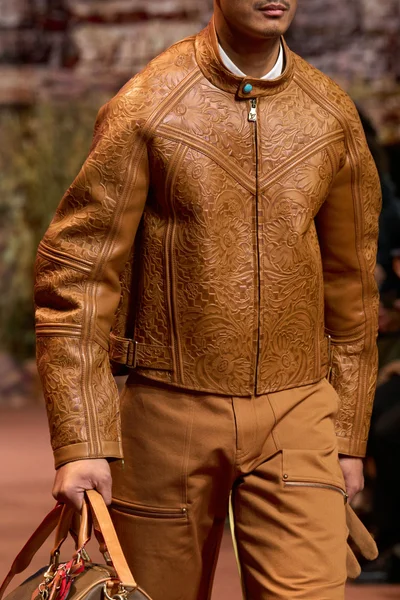 Look 106